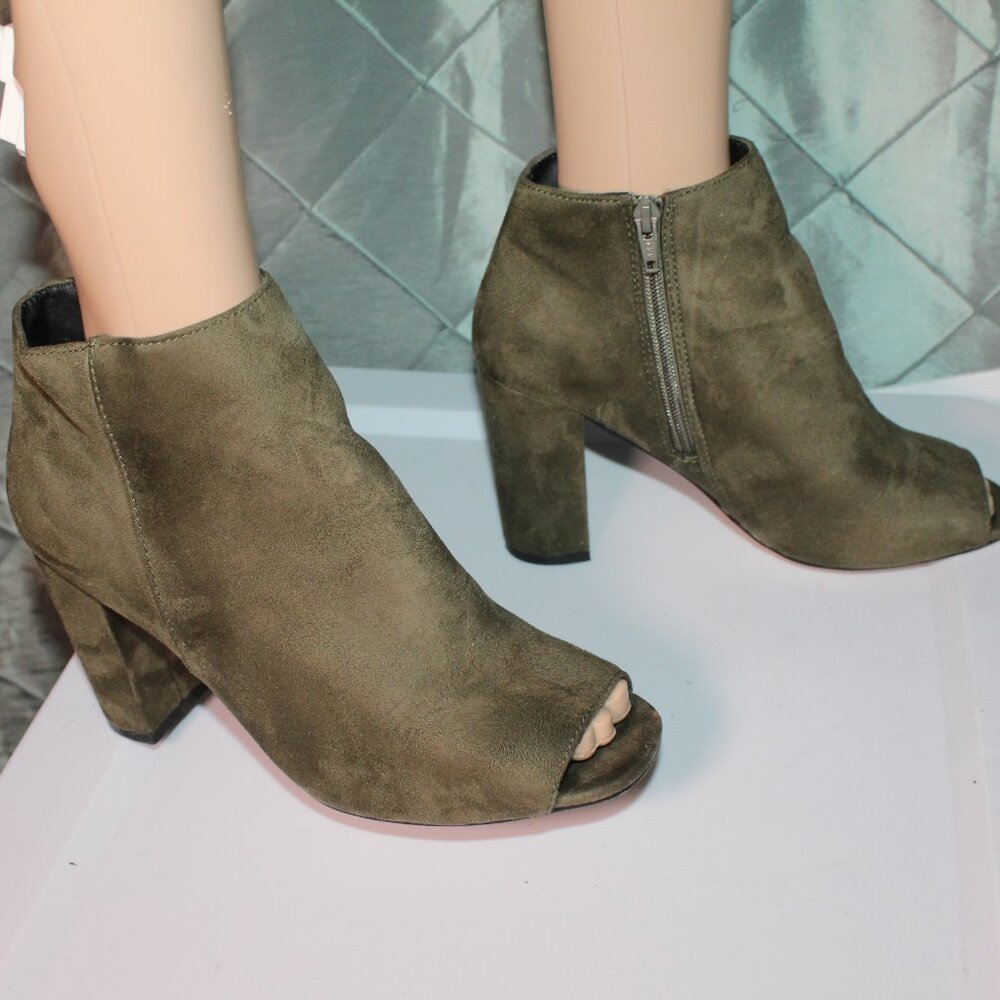 BAMBOO Olive Brown Vegan Suede Peep Toe Bootie Ankle Boots Sz. 9 *SH